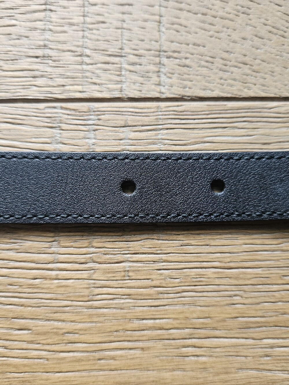 Gucci Black Leather Belt with Gold Hardware - Picture 8 of 8